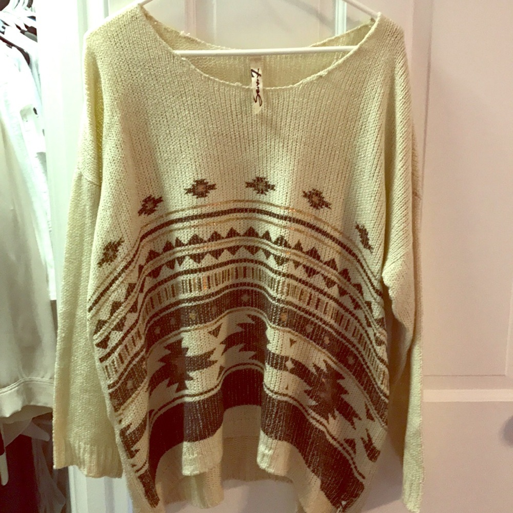 Seven7 XL Cream sweater with gold&blk tribal print